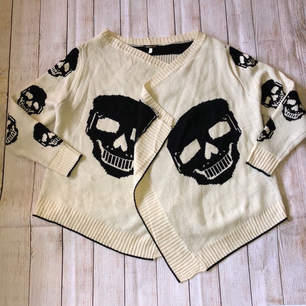 Skull Cardigan Black/Cream - One Size - EUC